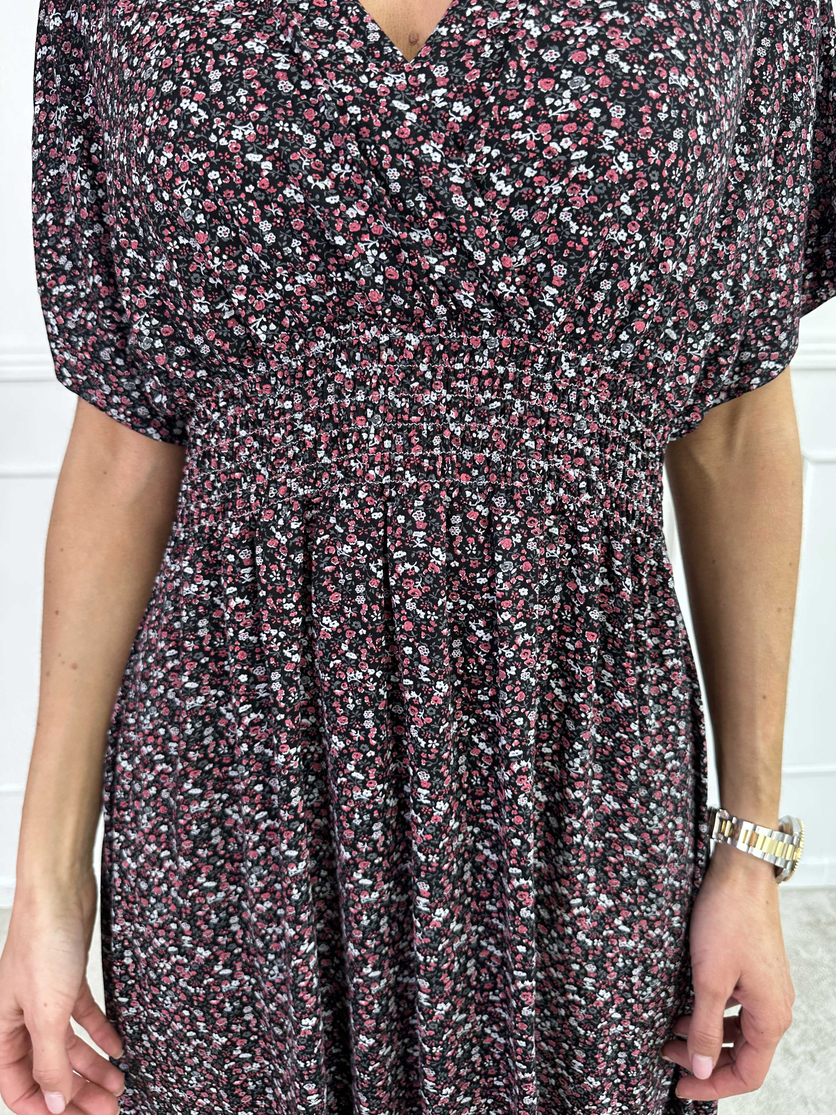 Maryam - Söt klänning i mjuk viskos med blomstermönster